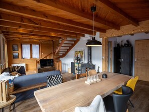 Chalet les lilas, Séjour avec cheminée, La Chapelle d'Abondance