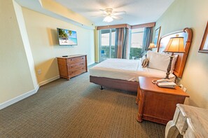 Large Living Area with Views of the Ocean, Beautifully Decorated