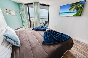 Large Living Area with Views of the Ocean, Beautifully Decorated