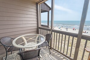 Balcony with Amazing Views of the Ocean🌊☀️