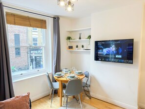 London's Cozy 1-bedroom flat with FREE Wi-Fi in Shoreditch, Hackney, Old Street