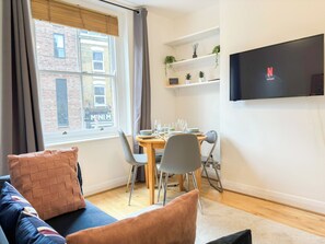 London's Cozy 1-bedroom flat with FREE Wi-Fi in Shoreditch, Hackney, Old Street