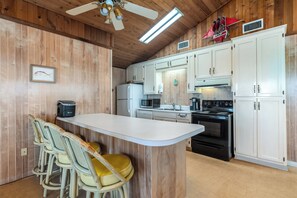 004 Happy Lee Ever After Fully Equipped Kitchen