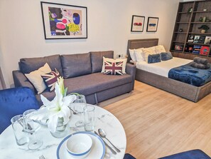 Chic Studio Apartments with FREE High Speed Wi-Fi steps from Regent's Park
