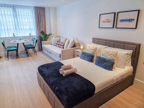 Londons Studio Apartments with FREE High-Speed Wi-Fi steps from Regent's Park
