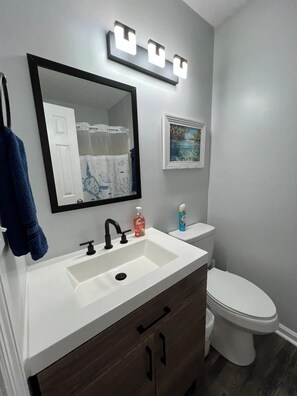 Master Full Bath - Attached