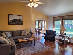 Family/living to Kitchen Dining