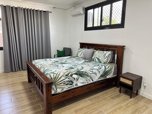 Master bedroom with king size bed & ensuite on ground floor