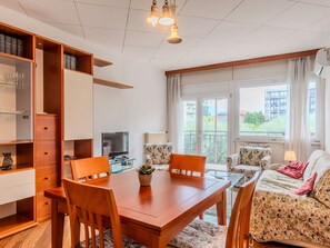 Tabelle, Eigentum, Möbel, Holz, Beleuchtung, Orange, Interior Design, Stuhl, Couch, Flooring
