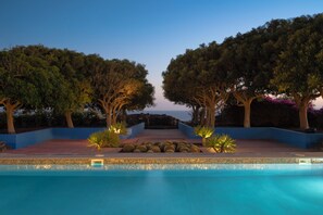 Finca De Musica - Front Garden Nightshot