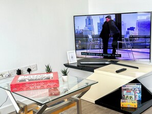 Lux 3 Bedroom Apartment with private terraces & Lift in Shoreditch Hoxton