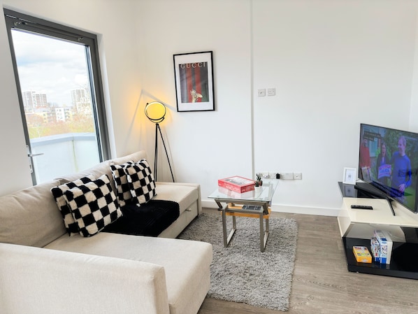 Lux 3 Bedroom Apartment with private terraces & Lift in Shoreditch Hoxton