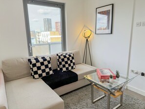 Lux 3 Bedroom Apartment with private terraces & Lift in Shoreditch Hoxton
