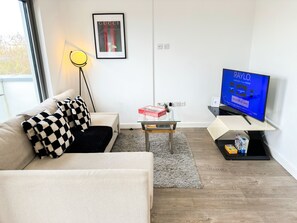 Lux 3 Bedroom Apartment with private terraces & Lift in Shoreditch Hoxton