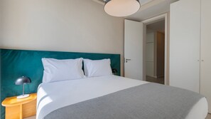 A tranquil bedroom space bathed in sunlight, offering both comfort and modern style.
#comfort #relax #design #portugal #pt #lisbon