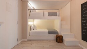 A spacious bunk bed ready to comfortably accommodate two extra guests.
#comfort #modern #portugal #pt #lisbon