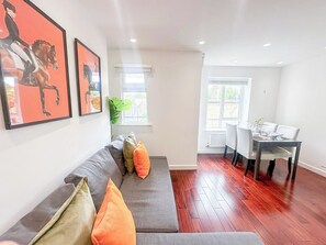 2-bedroom flat with FREE Wi-Fi & private balcony near Islington Canonbury 
