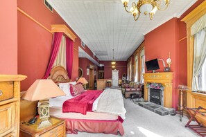 Single-Story Studio Apartment | 1st-Floor Unit | Central Heating & A/C