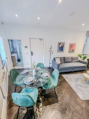 London's 1-Bedroom Apartment with Free WI-Fi in Shoreditch, Old Street, Hoxton
