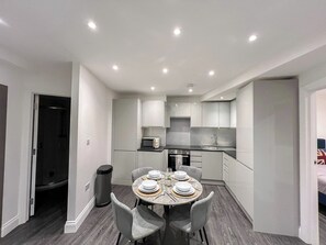 London's 1-Bedroom Apartment with Free WI-Fi in Shoreditch, Old Street, Hoxton
