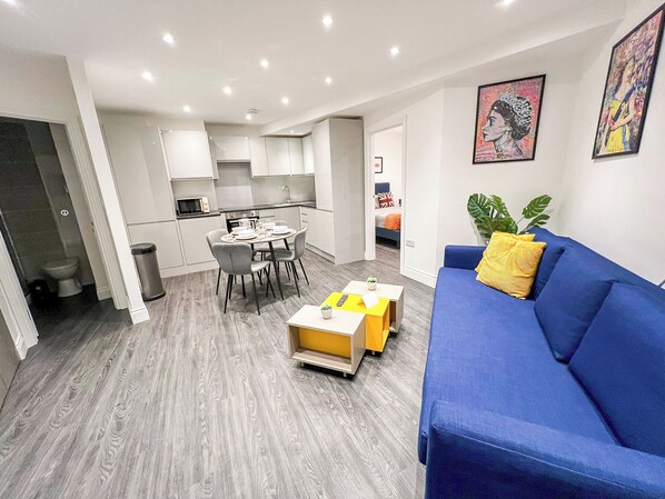 London's 1-Bedroom Apartment with Free WI-Fi in Shoreditch, Old Street, Hoxton
