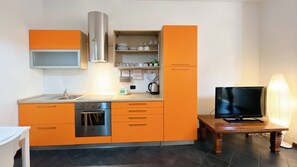 Spacious and bright modern kitchen