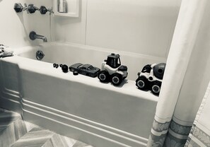Some guests like bring their favourite toys into the tub.