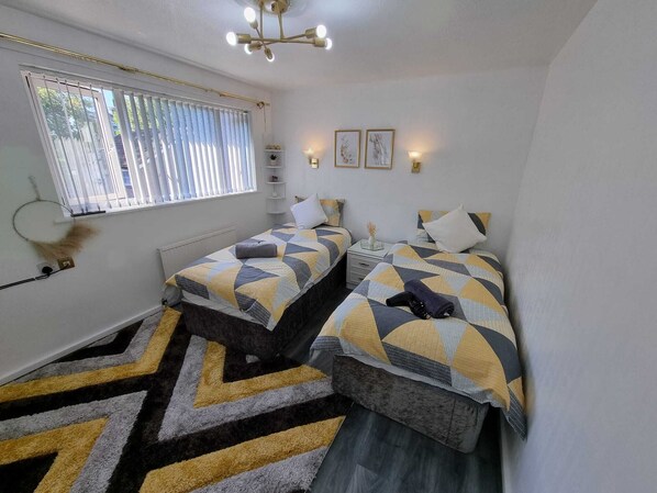 Up to 25% discount on longer stays ( 7 days - 15% and 28 days - 25% )