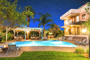 Mirsini Villa | HotelPraxis Group