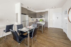 Herndon/Reston Reston 1 Bedroom Dining Room