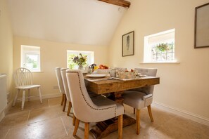 Ford Bank Cottage Dining Room - StayCotswold