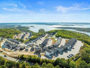Located in Chateau Mountain with gorgeous views of Table Rock Lake!