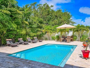 Canal front home with tiki and pool (2)