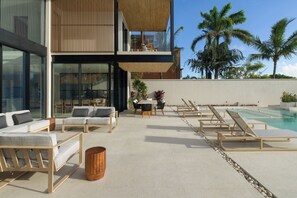 Perfect terrace for the whole family to enjoy the outdoors - Perfect terrace for the whole family to enjoy the outdoors