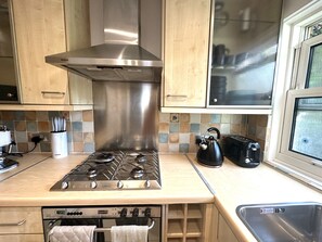 Detached house with FREE PARKING & Wi-Fi in Little Venice near Paddington