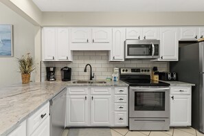 renovated fully equipped kitchen