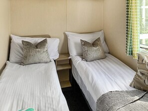 Twin bedroom | Sandy Toes, Newquay