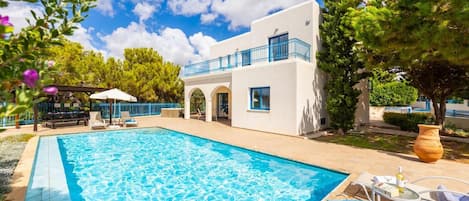 Beautiful villa with private pool and terrace