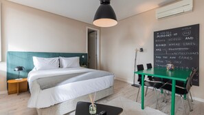 A comfortable bedroom with soft natural light offers a peaceful stay in the city's heart.
#comfort #relax #sunlight #portugal #pt #lisbon