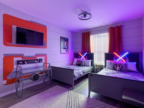 Star Wars Themed Bedroom with 2 Twin Beds