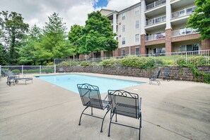 Eagle Bunker Condominiums | Community Outdoor Pool