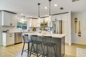 Kitchen | Keurig & Drip Coffee Makers | Dishwasher | Spices | Toaster