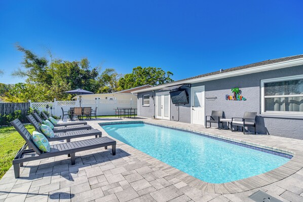 Pinellas Park Vacation Rental | 3BR | 2BA | 1,200 Sq Ft | 1 Step to Enter