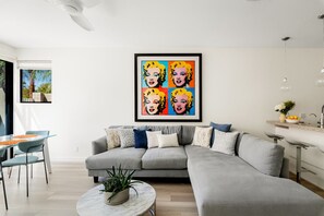 Lounge in Style & Comfort 🛋️ Sink into the plush, spacious sectional and unwind in a living area designed for relaxation. Perfect for movie nights, cozy conversations, or simply enjoying the stylish surroundings.