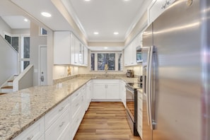 Fully Equipped Kitchen including a Keurig and Drip Coffee Maker