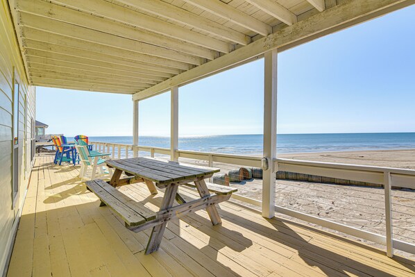 Freeport Vacation Rental | 4BR | 3BA | 2,650 Sq Ft | Stairs Required