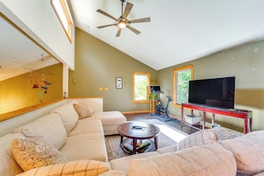 Upper Living Area | Smart TV | Peloton Bike