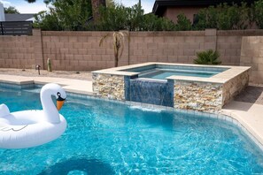 Make a splash with our swan floater, adding a touch of fun and whimsy to your pool day!