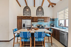 Dining Table & Kitchen

