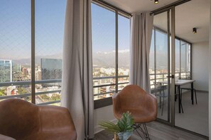 Espacio moderno y acogedor, perfecto para estancias cortas y largas en Santiago.